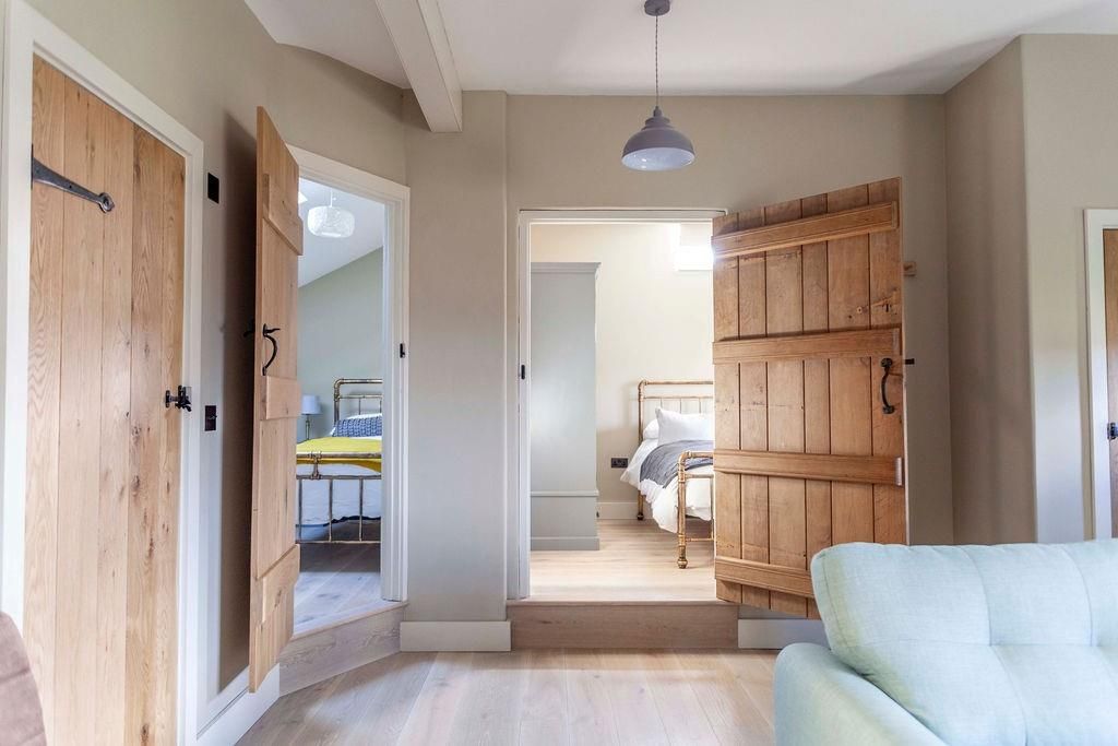 Property photo 2 of 8 Hallway