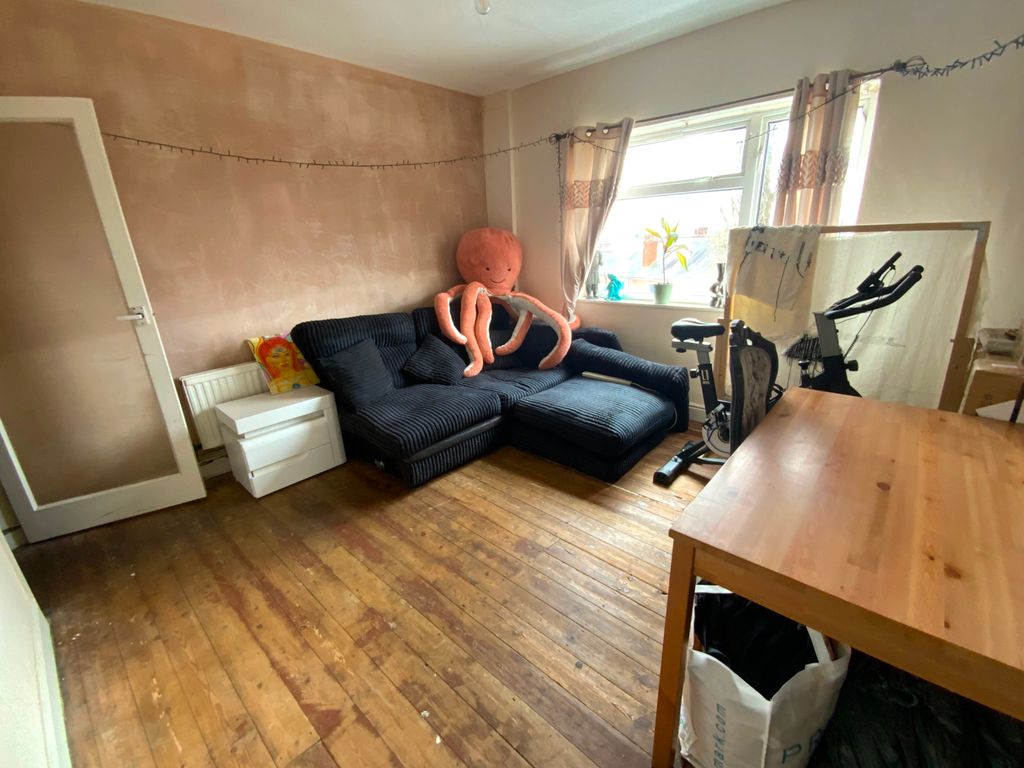 Property photo 3 of 8