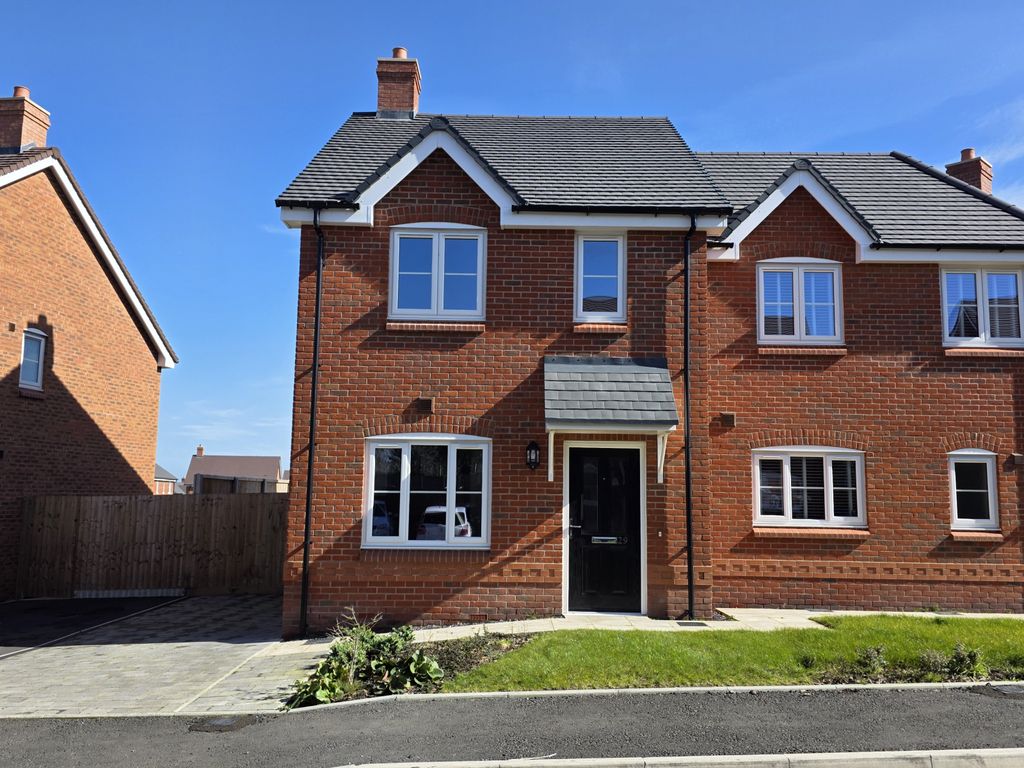 Property photo 1 of 8 Semi-Detached House To Rent Fern Fields Drive, Perton Wv6