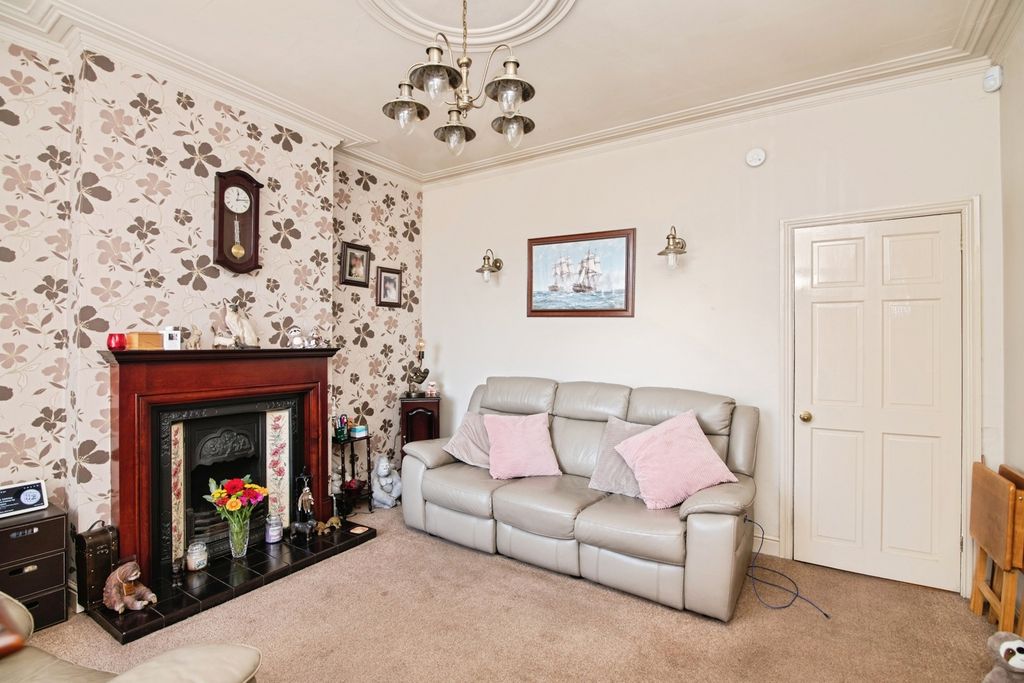 Property photo 2 of 16 Pbox-Img.Jpg
