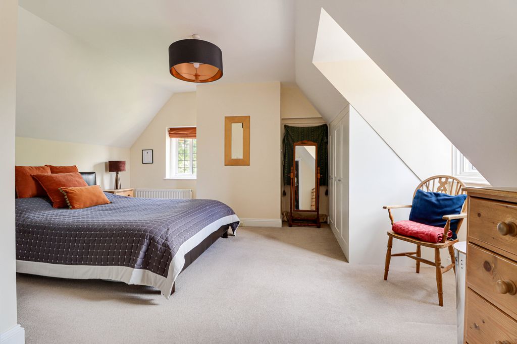 Property photo 3 of 27 Principal Bedroom