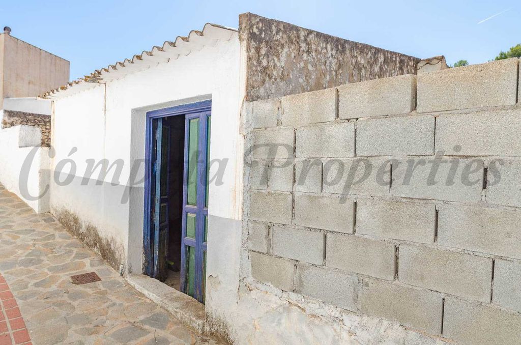 Property photo 1 of 8