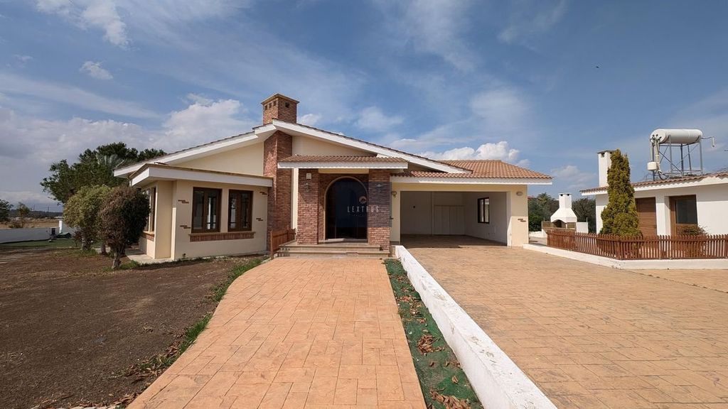 Property photo 1 of 50