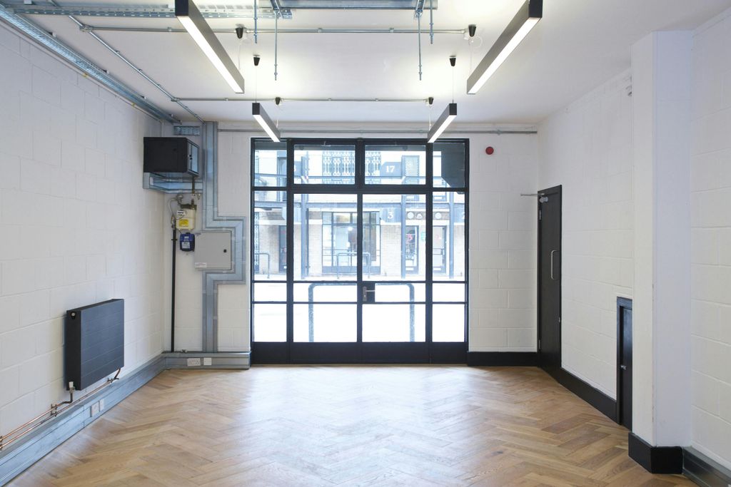 Property photo 3 of 6 Ivories 4.Jpg