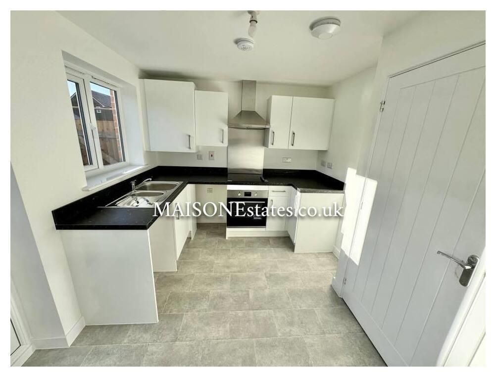 Property photo 3 of 10 Kitchen.Jpg