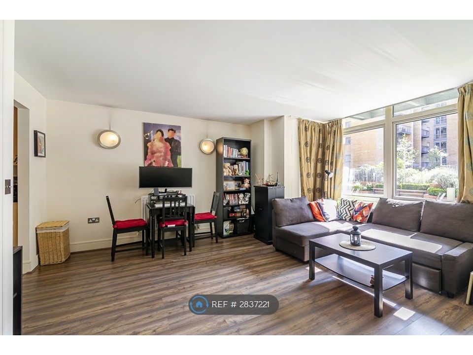 Property photo 1 of 12 Living Room