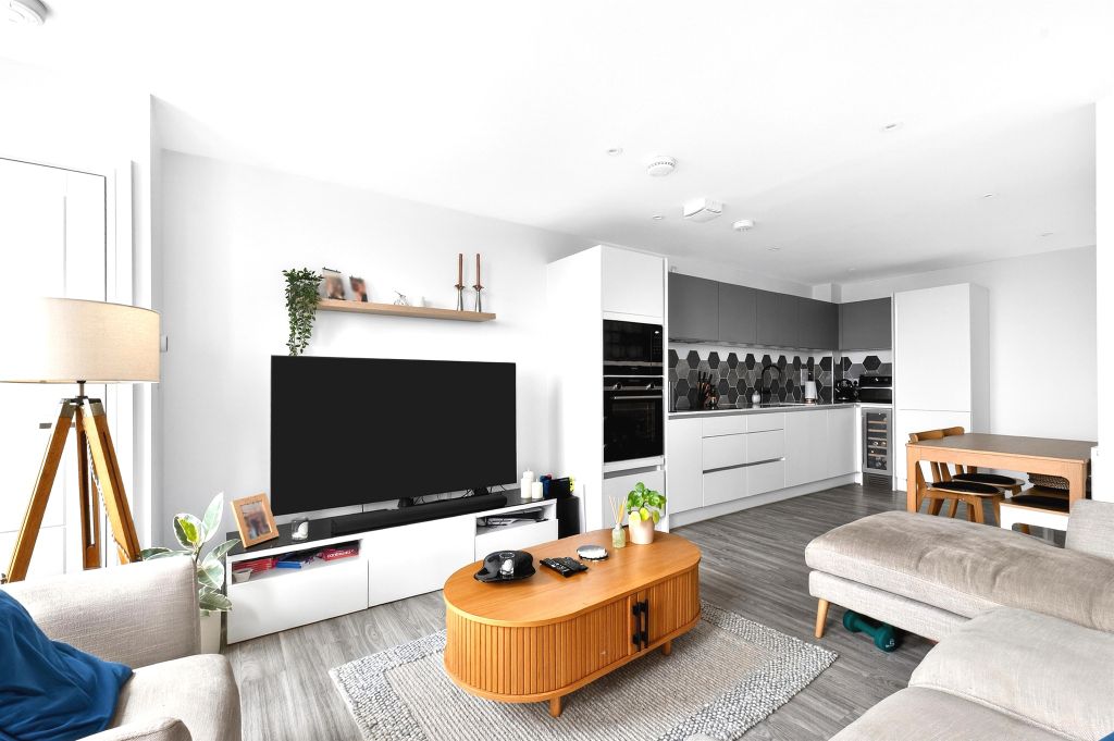 Property photo 2 of 18