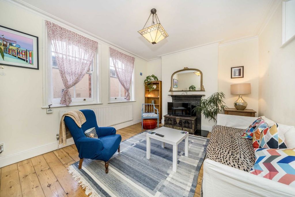 Property photo 2 of 7
