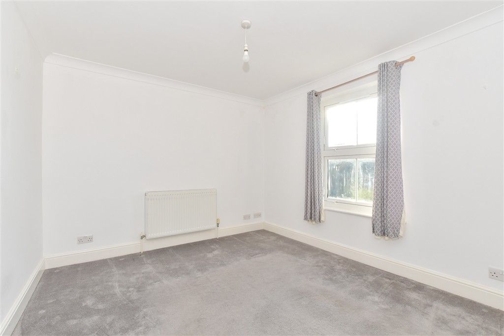 Property photo 2 of 6 Lounge