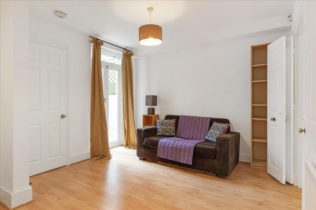 Property photo 3 of 10