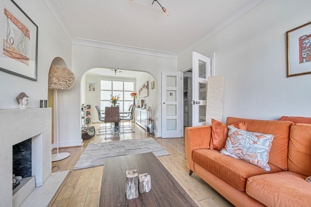 Property photo 3 of 15