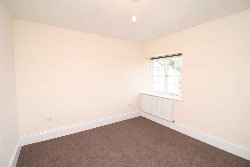 Property photo 3 of 8 Bedroom 1