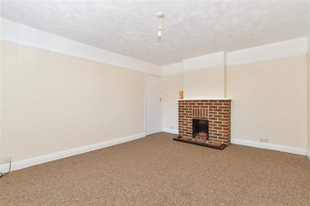 Property photo 1 of 12 Lounge