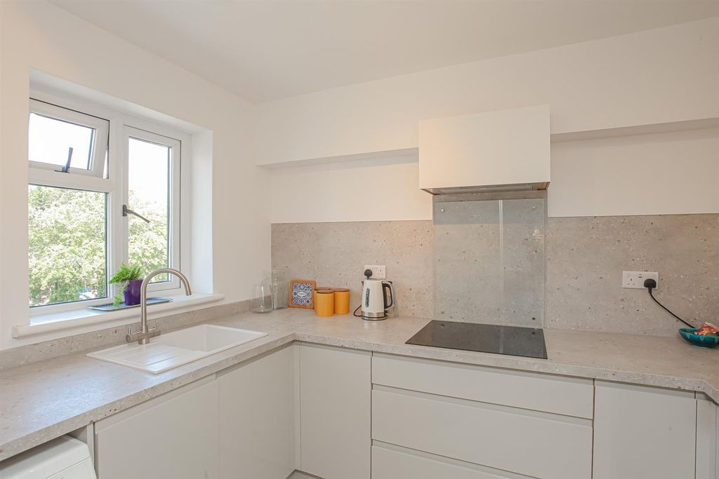 Property photo 3 of 14 Img_5450.Jpg
