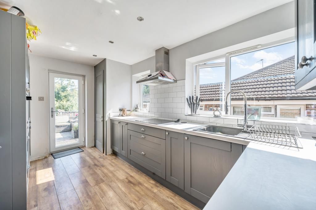 Property photo 2 of 20 Kitchen