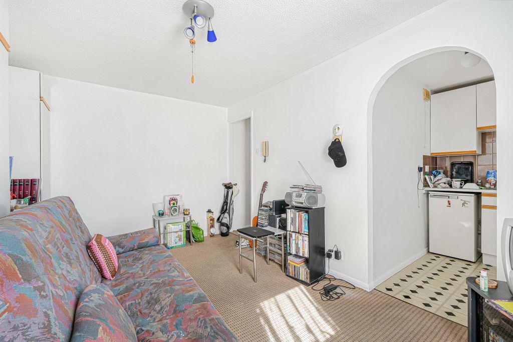 Property photo 3 of 9