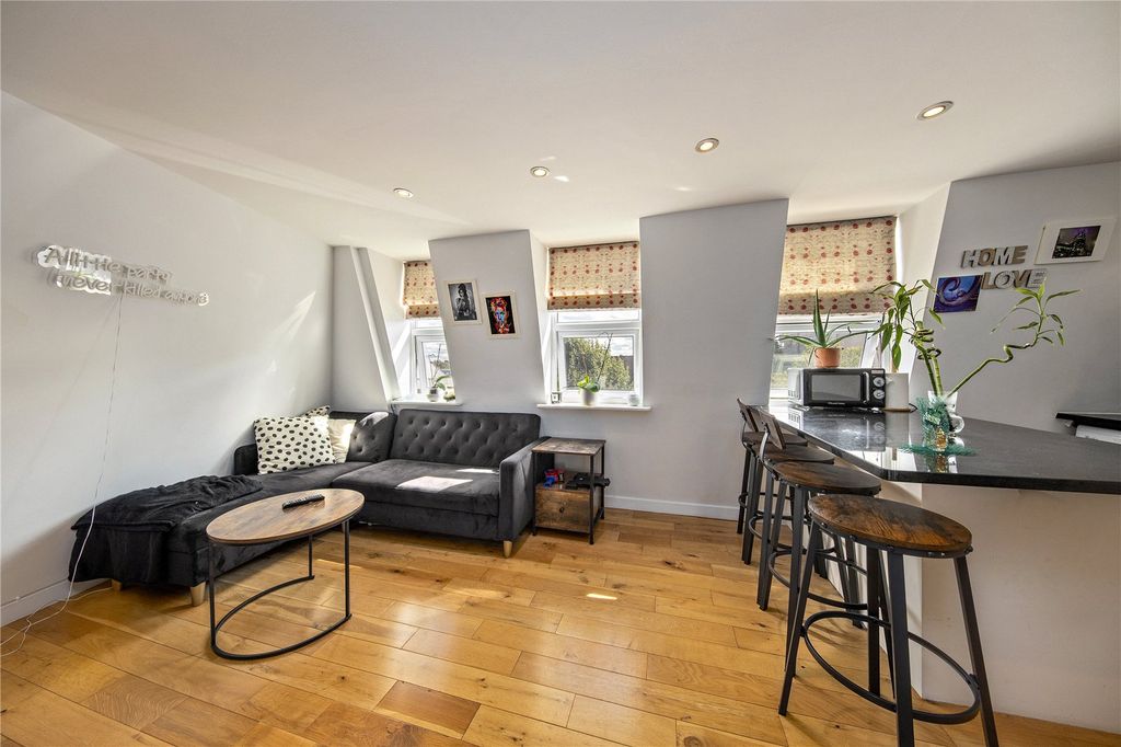 Property photo 3 of 9 Picture No. 05