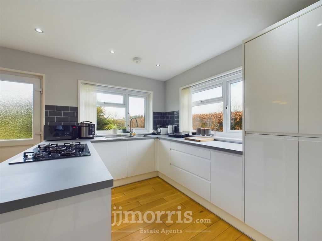 Property photo 3 of 35 Cam03686G0-Pr0019-Still035.Jpg