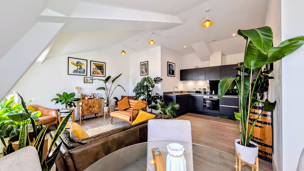 Property photo 3 of 21