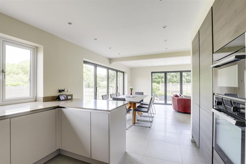 Property photo 2 of 44 7294.Jpg