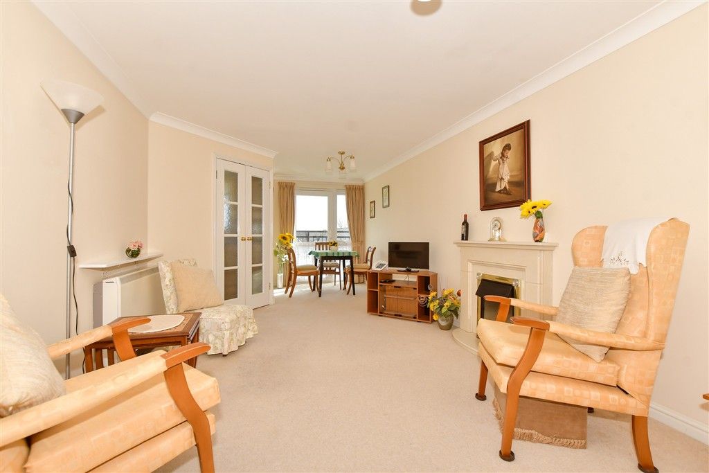 Property photo 3 of 19 Living Room