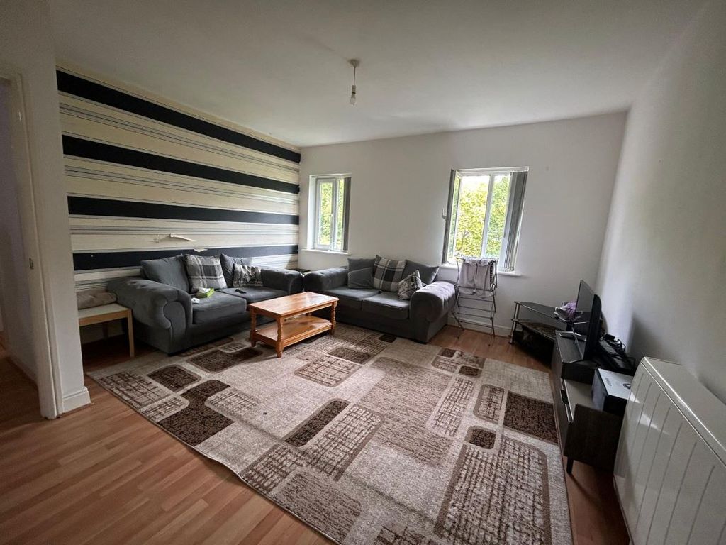 Property photo 3 of 6
