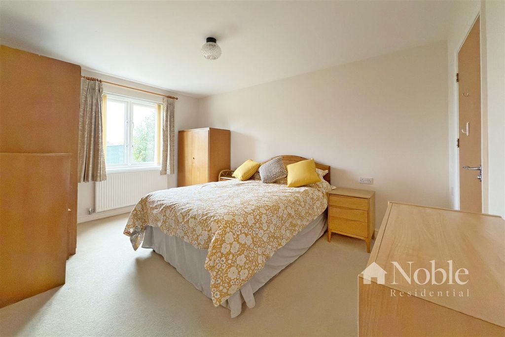 Property photo 1 of 11 Bedroom One