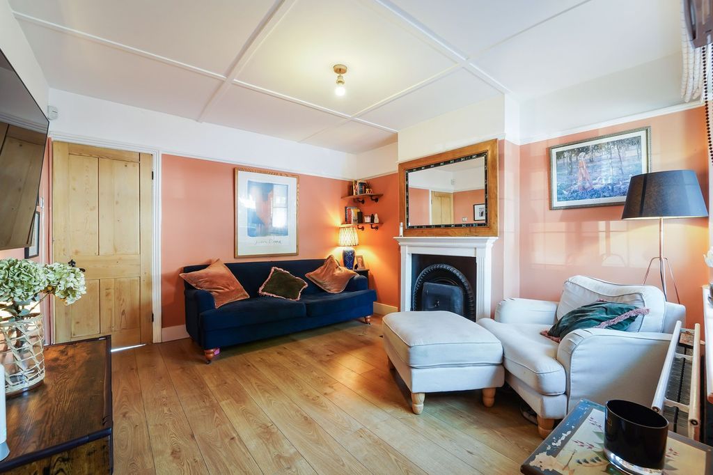 Property photo 2 of 9