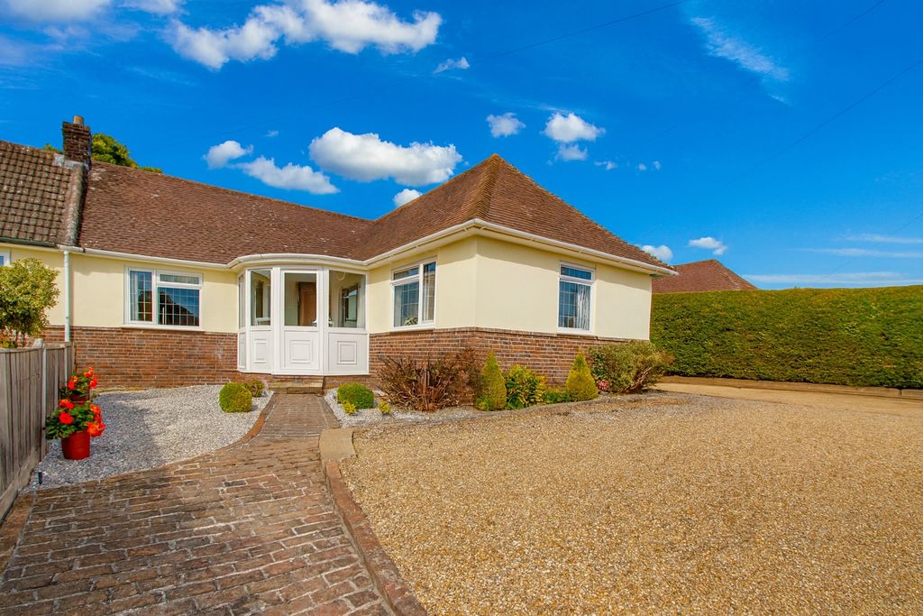 Property photo 1 of 22 Front 2