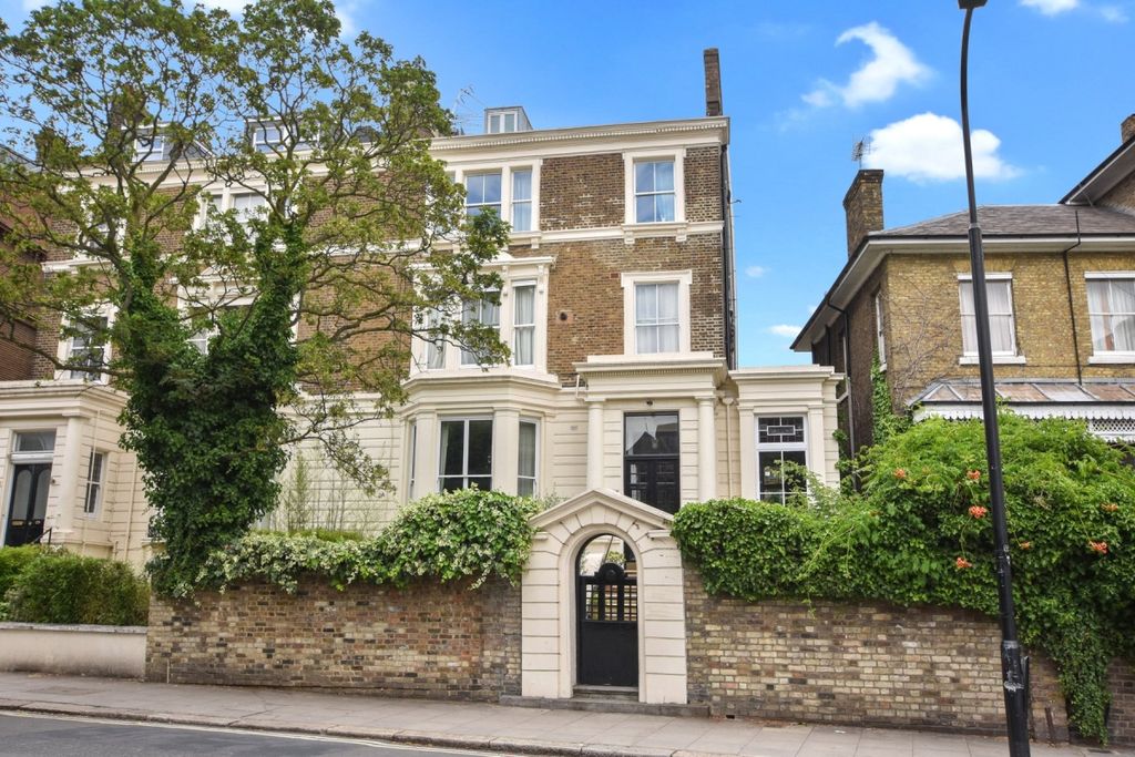 Property photo 1 of 8