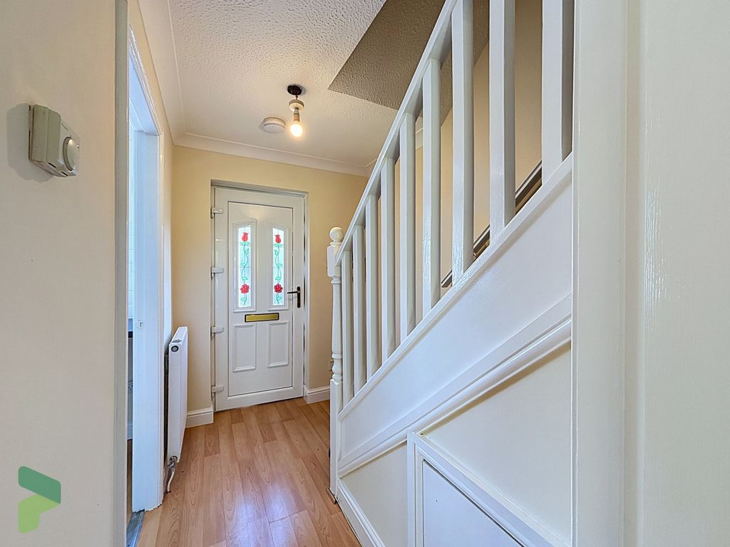 Property photo 2 of 12 Entrance Hall