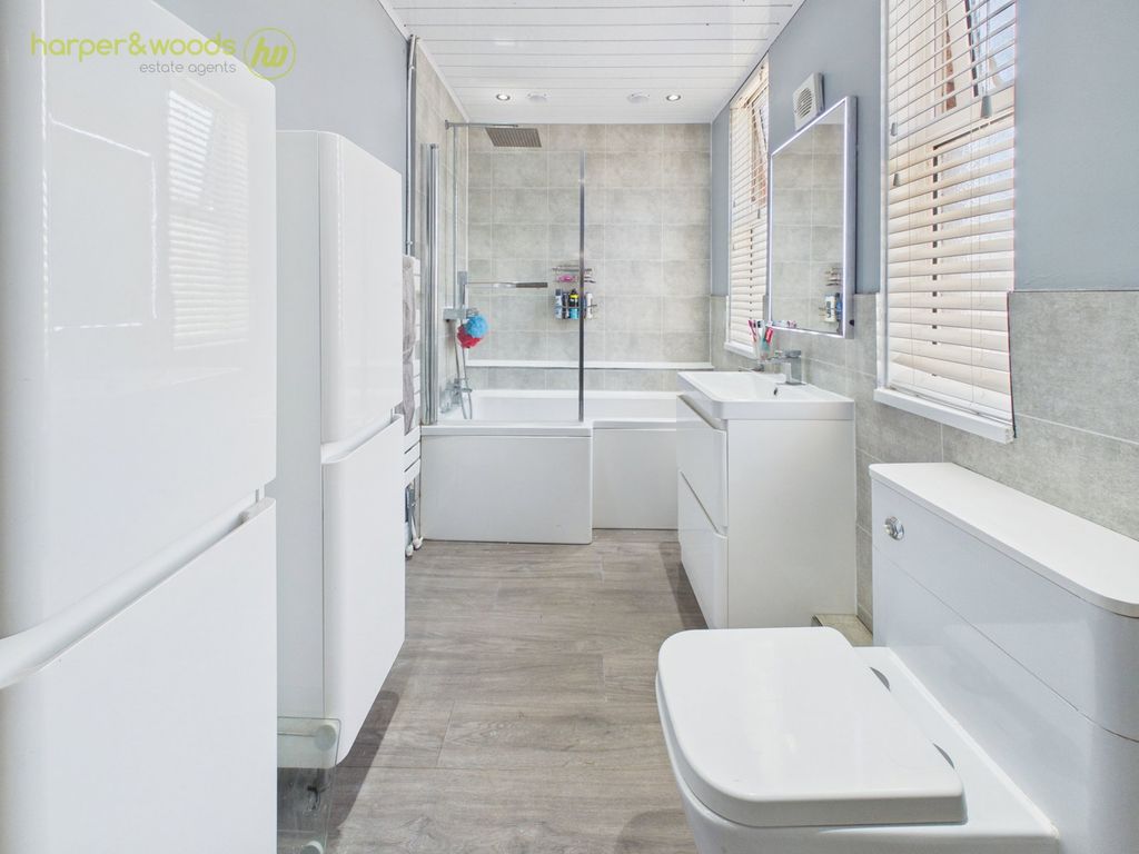 Property photo 3 of 43