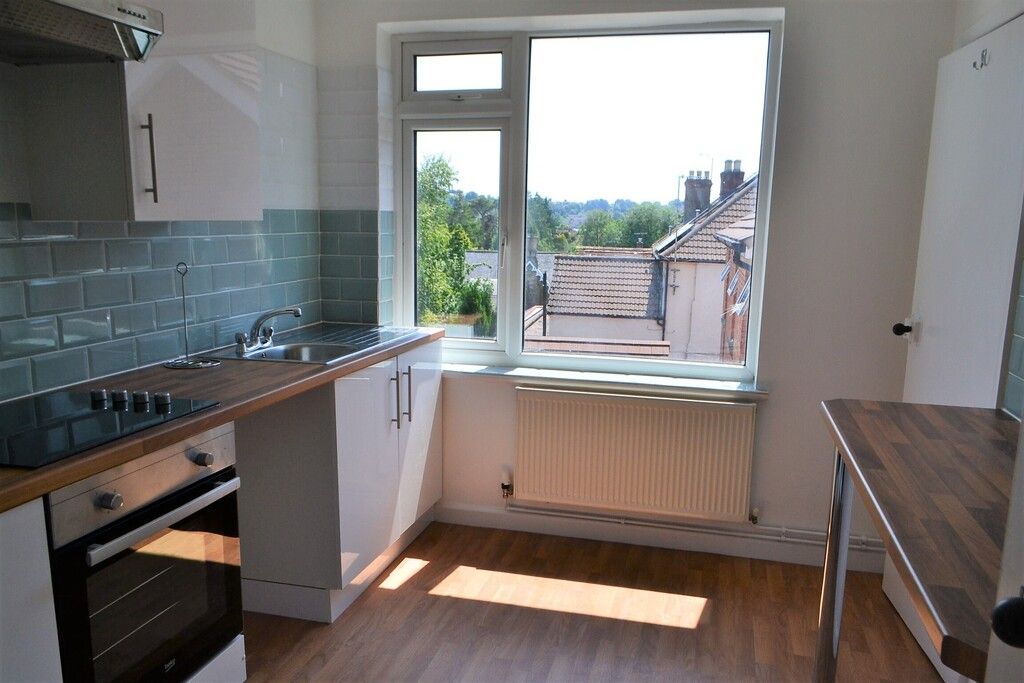 Property photo 3 of 10 Kitchen