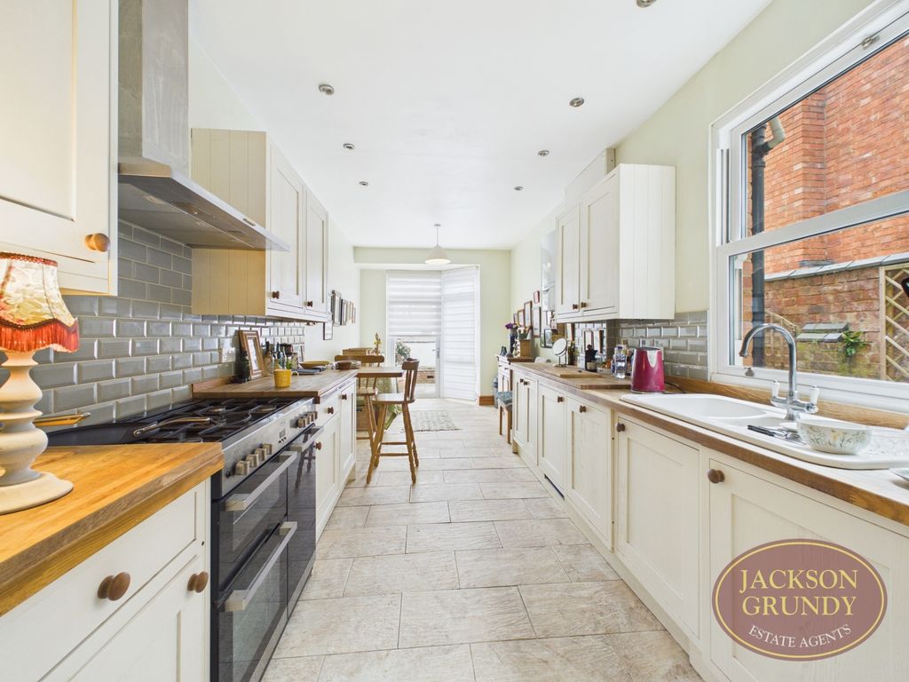 Property photo 2 of 19 Garrick Road