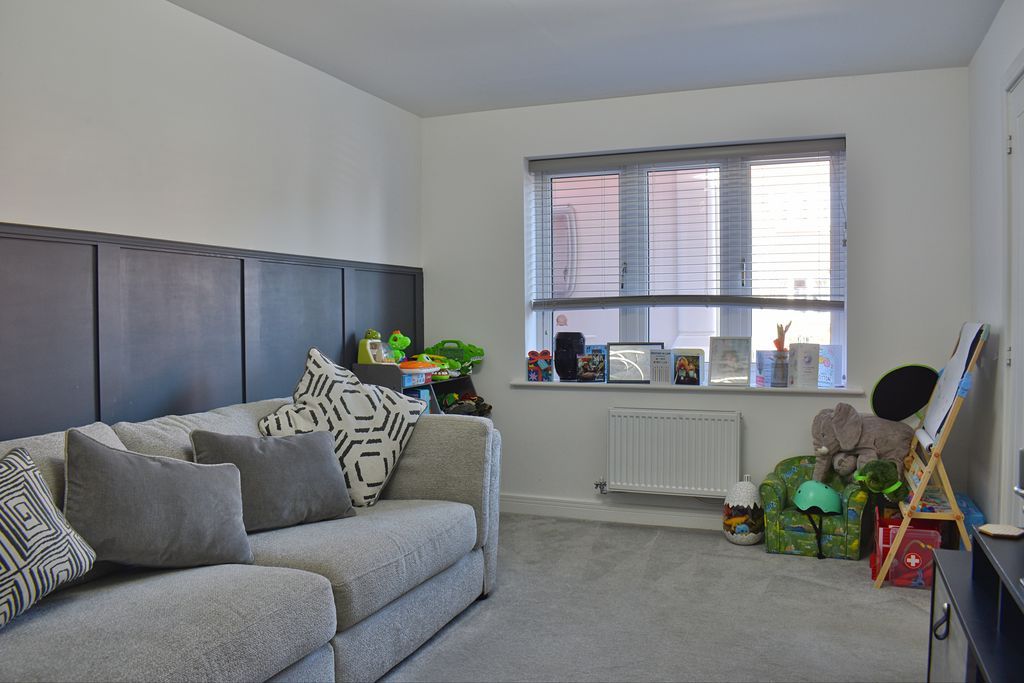 Property photo 3 of 17 Photo 10