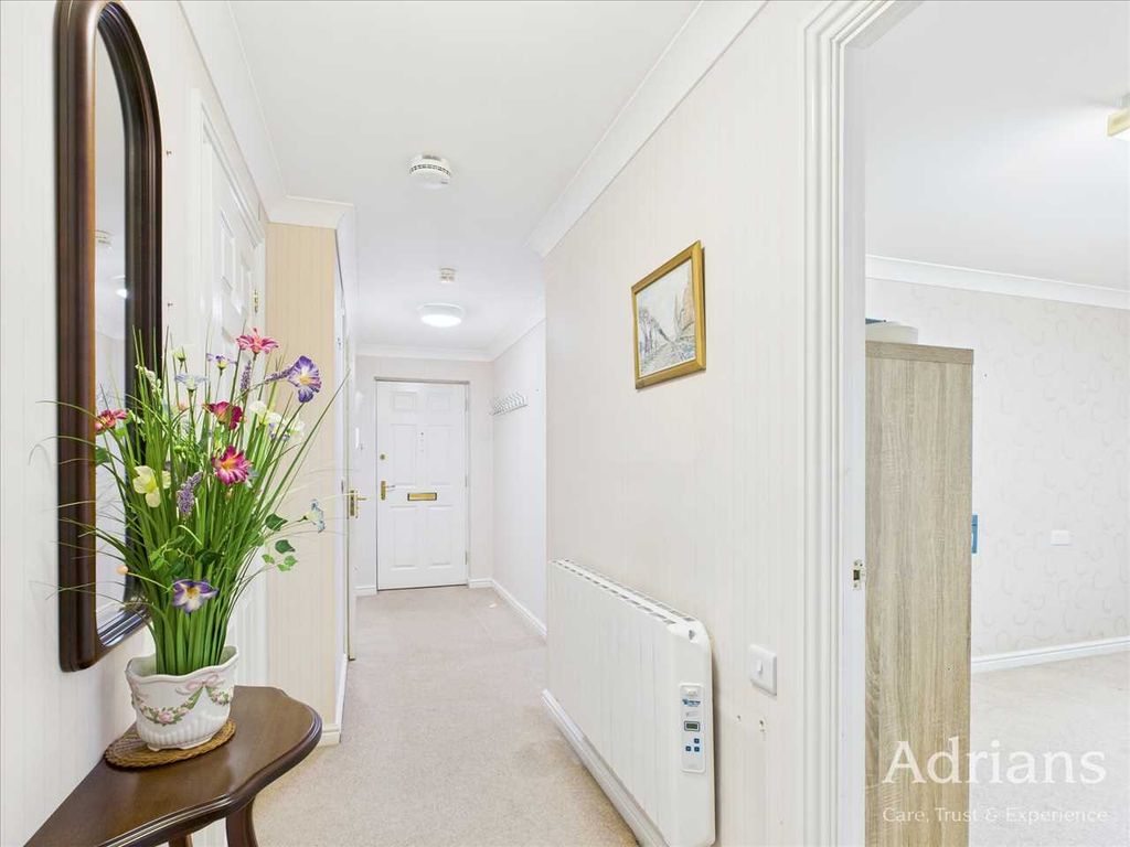 Property photo 3 of 12 Entrance Hall