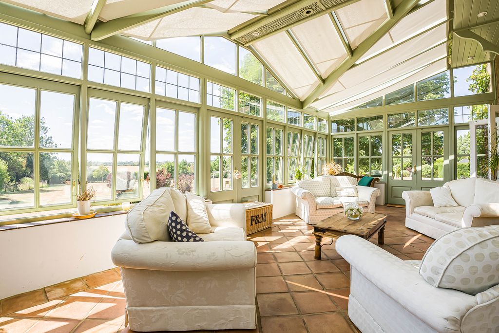 Property photo 3 of 36 Conservatory