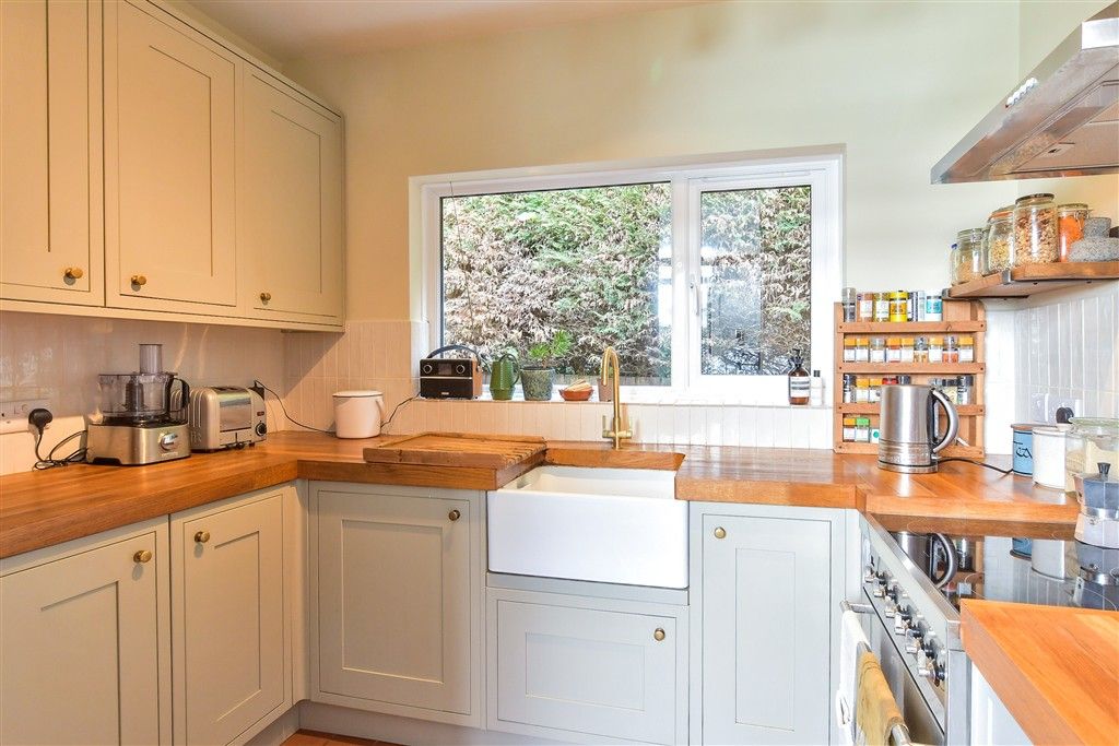 Property photo 2 of 17 Kitchen