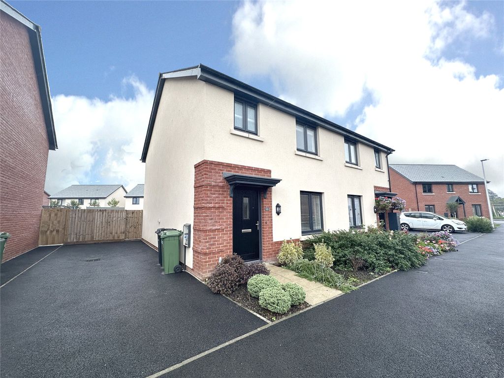 Property photo 1 of 12 Front View