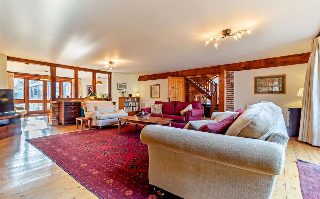 Property photo 2 of 27 Sitting Room