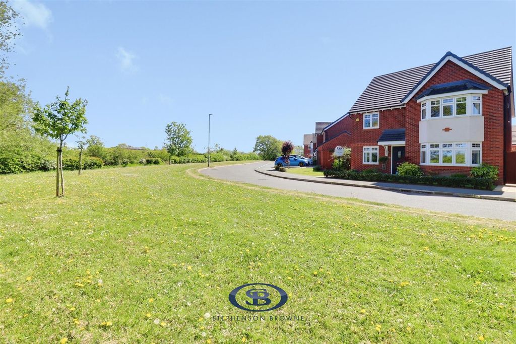 Property photo 1 of 34