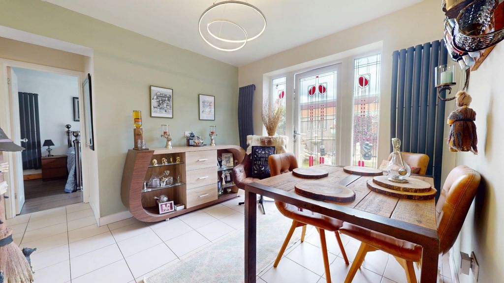 Property photo 1 of 31 5212060
