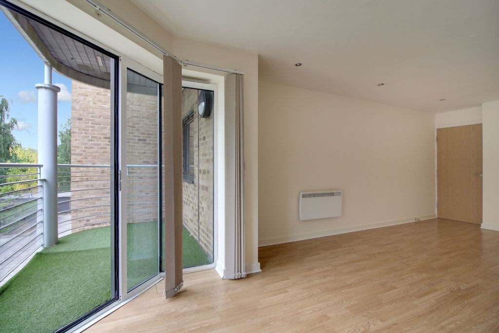 Property photo 1 of 10 Living Room