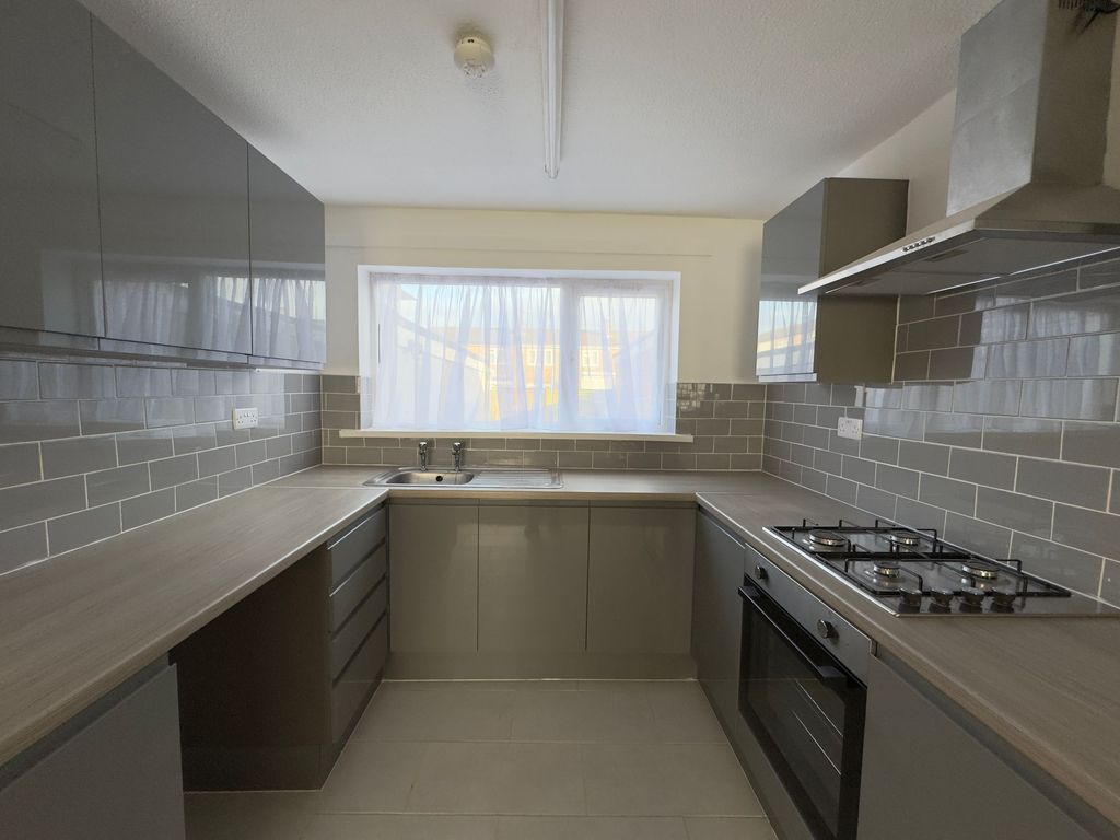 Property photo 1 of 27