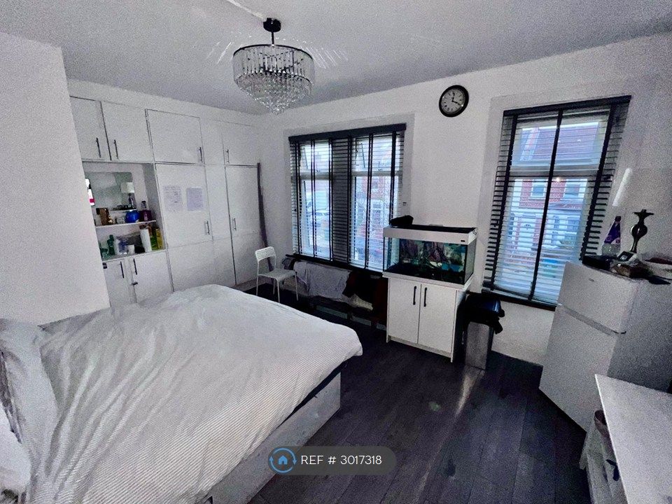 Property photo 1 of 8 Masters Bedroom