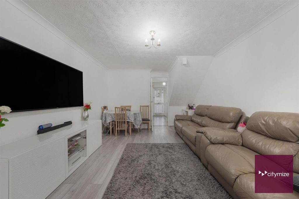 Property photo 3 of 18 Reception Room