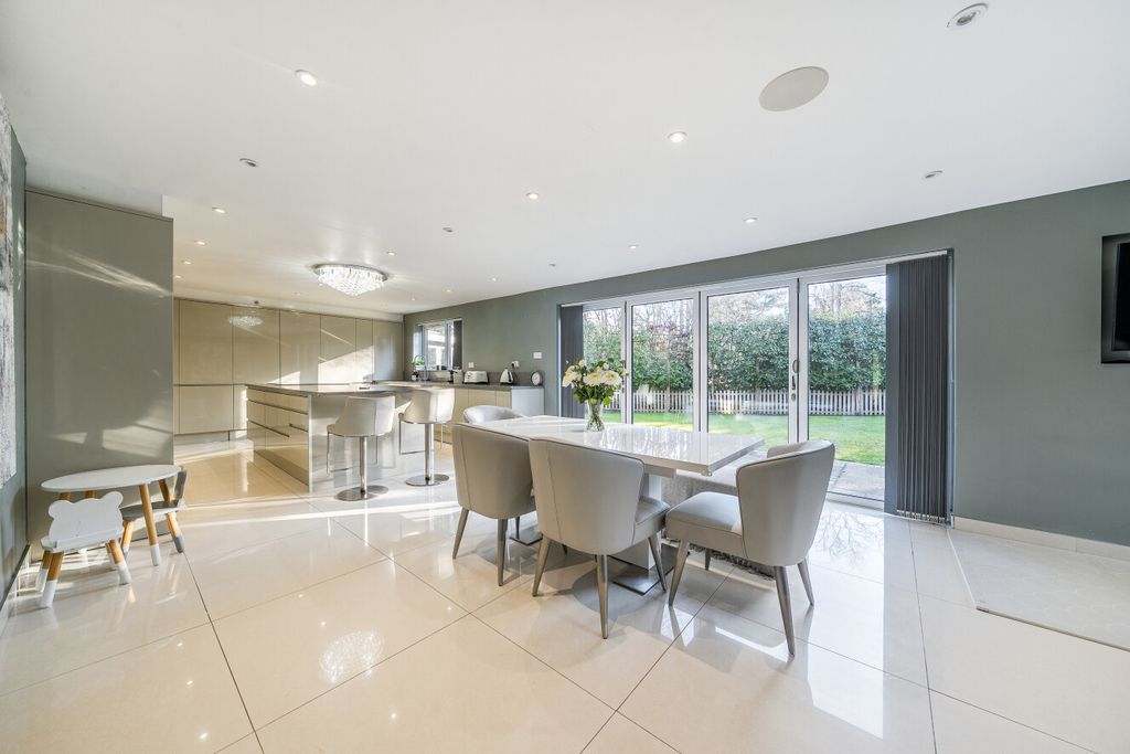 Property photo 3 of 23 1403145-25-69837F...