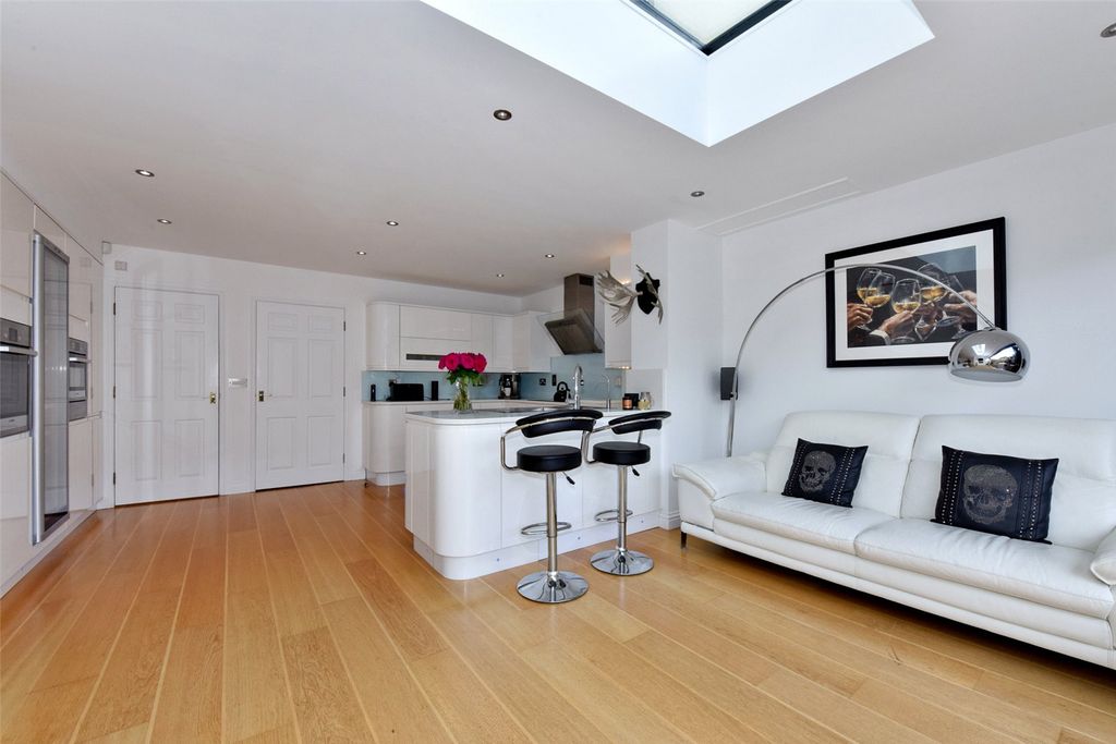 Property photo 3 of 15 Picture No. 04