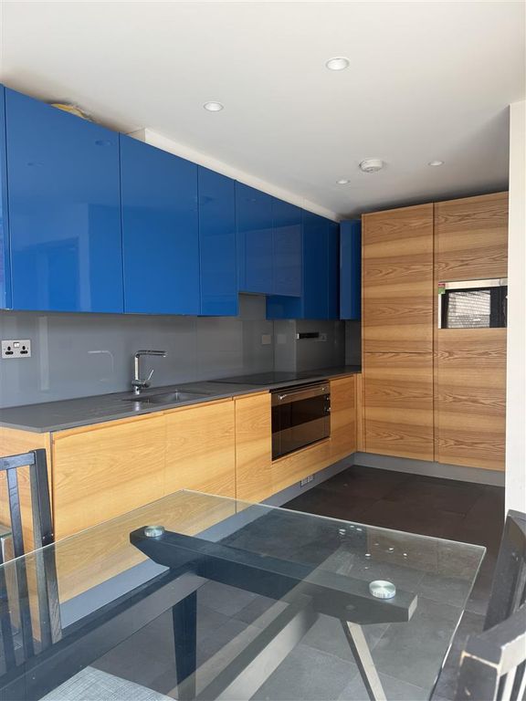 Property photo 3 of 10 Kitchen.Jpg