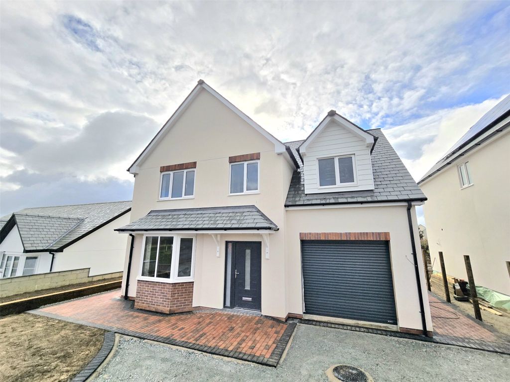 Property photo 1 of 6 No13